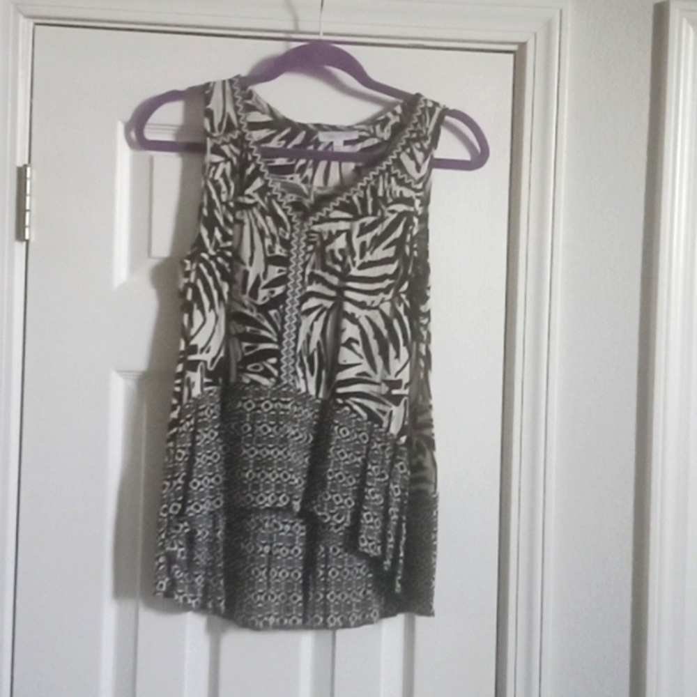 Women's top. High low